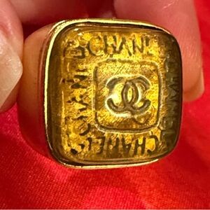 WOW POSHMARK - Chanel Cocktail Ring